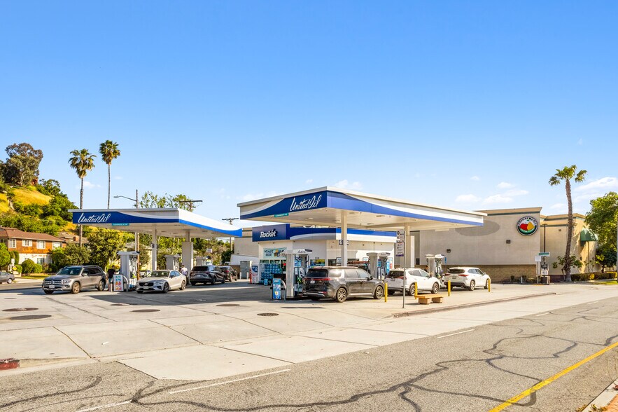 More Photos Of 1118 N Glendale Ave, Glendale Service Station For Sale