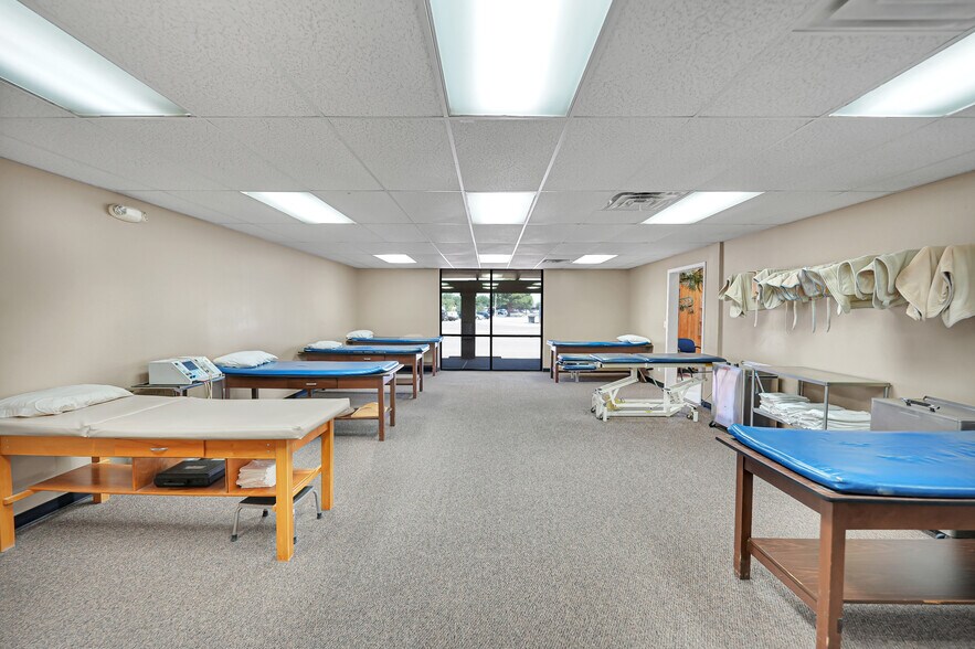 More Photos Of 2651 John Ben Shepperd Pky, Odessa Office For Sale