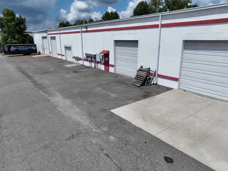 More Photos Of 159 Barley Park Ln, Mooresville Manufacturing For Lease