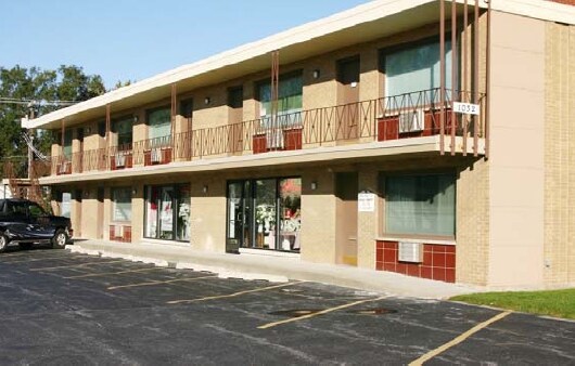 More Photos Of 1032 S La Grange Rd, La Grange Office For Lease