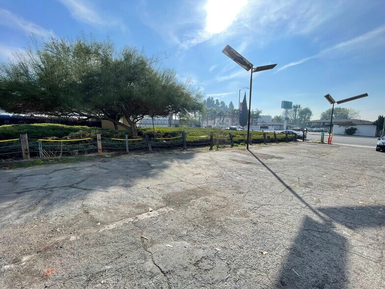 More Photos Of 12639 Whittier Blvd, Whittier Auto Repair For Sale