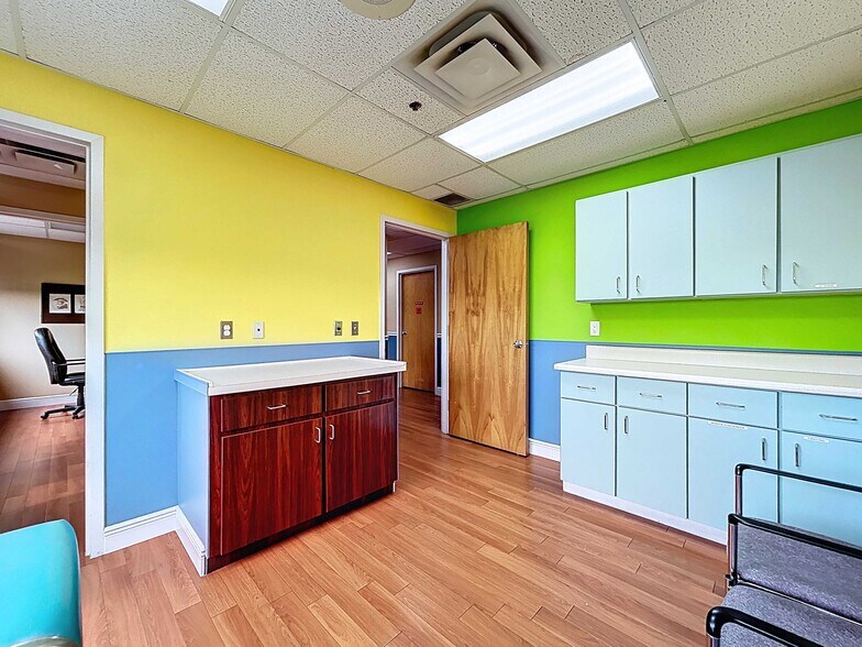 More Photos Of 11373 Cortez Blvd, Brooksville Medical For Sale