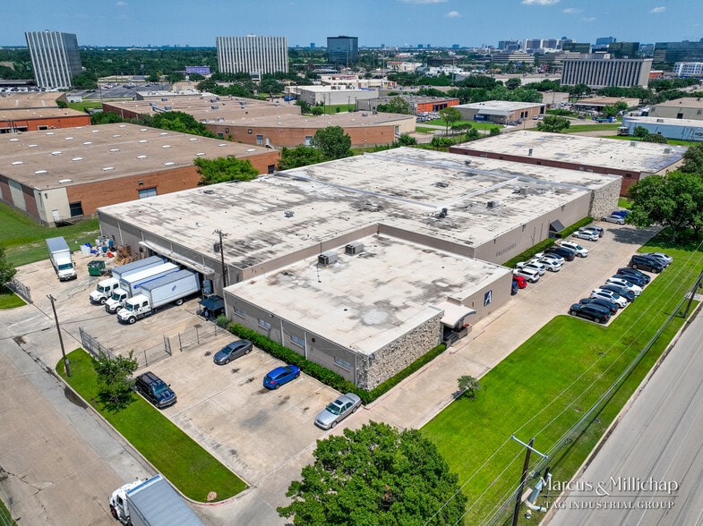 More Photos Of 8888 Governors Row, Dallas Warehouse For Sale