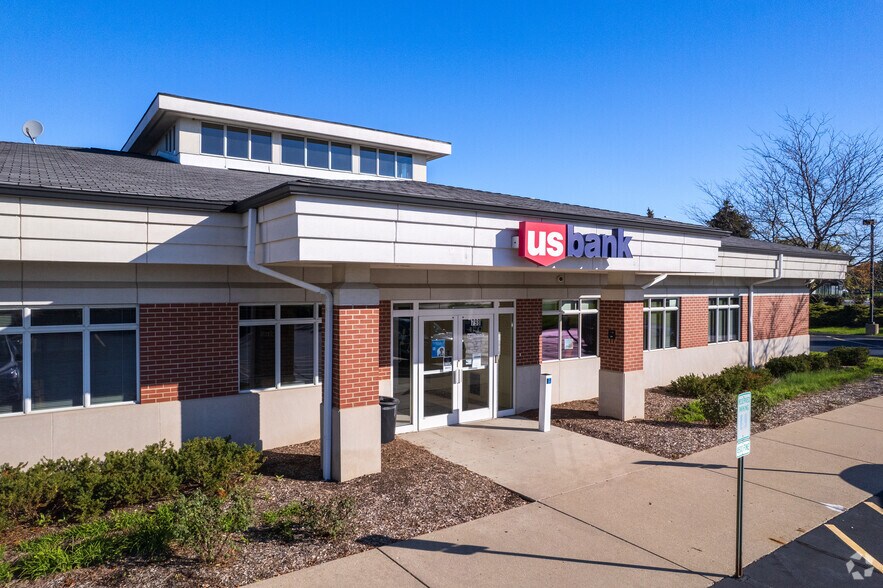 More Photos Of 702-750 S Randall Rd, Algonquin Unknown For Lease