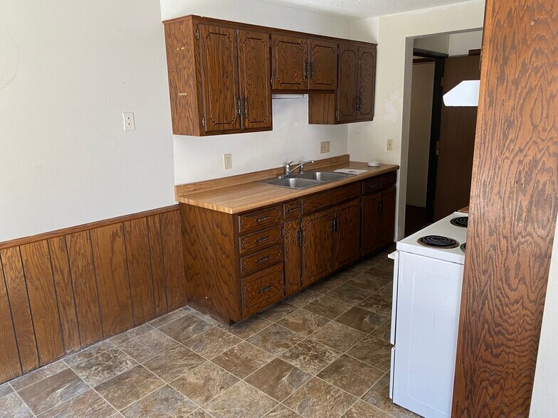 More Photos Of 25-33 14th Ave NE, Saint Cloud Apartments For Sale