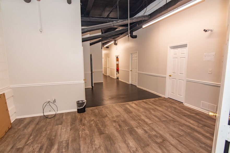 More Photos Of 4128 Hayward Ave, Baltimore Warehouse For Sale