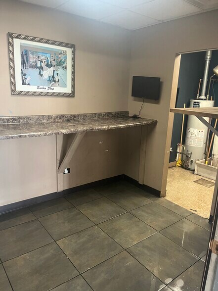More Photos Of 4001-4165 183rd St, Country Club Hills Unknown For Lease