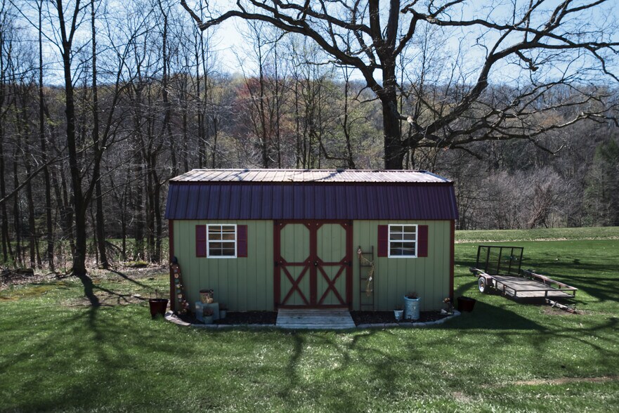 More Photos Of 690 Main St, Vintondale Loft Creative Space For Sale