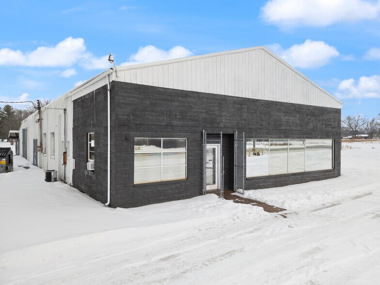 More Photos Of 677 S Cardinal Ln, Scottsburg Industrial For Sale