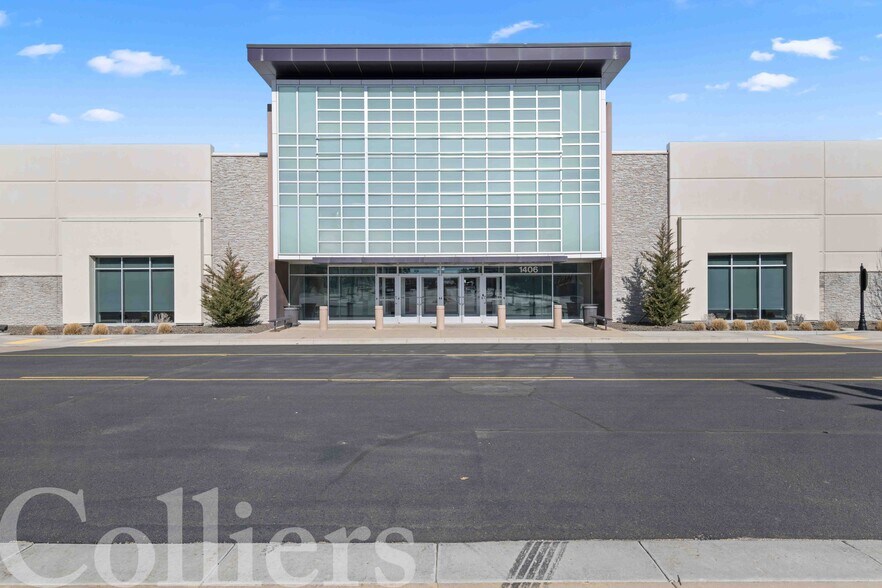 More Photos Of 1406 N Galleria Dr, Nampa Department Store For Sale