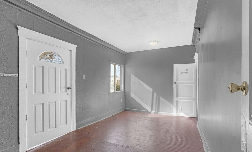 More Photos Of 275 S Union Ave, Los Angeles Apartments For Sale