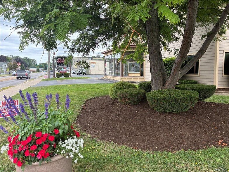 More Photos Of 207 Lake St, Hamburg Flex For Sale