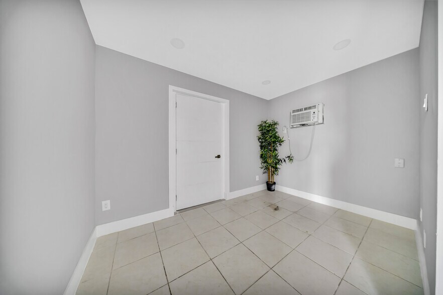 More Photos Of 5600 E 8th Ave, Hialeah Auto Dealership For Lease