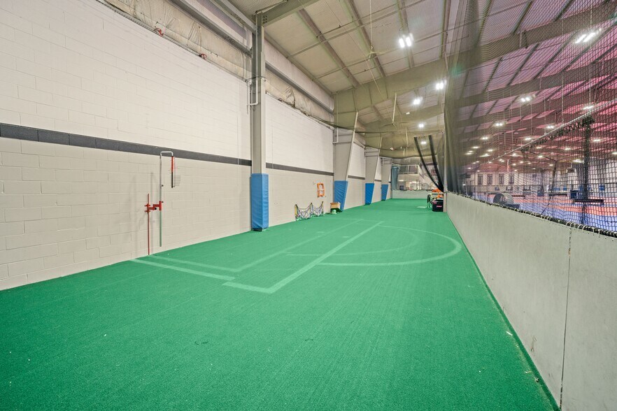 More Photos Of 10850 W Laraway Rd, Frankfort General Retail For Lease