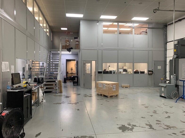 More Photos Of 301-315 Camars Dr, Warminster Research And Development For Lease