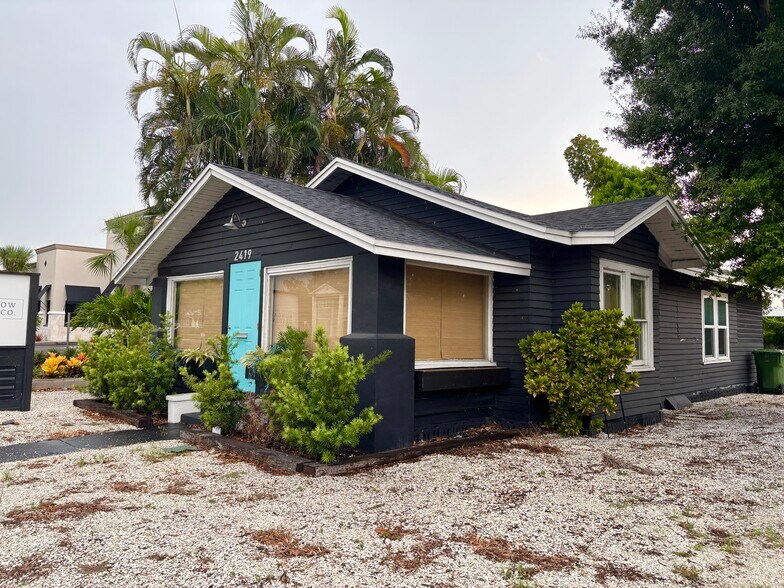 More Photos Of 2419 Manatee Ave, Bradenton Freestanding For Sale