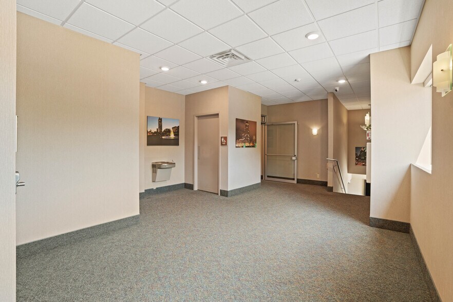 More Photos Of 10625 W North Ave, Milwaukee Medical For Lease