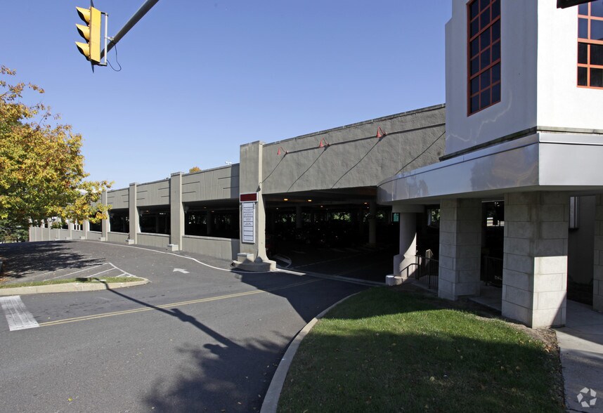 More Photos Of 610 Old York Rd, Jenkintown Office For Lease