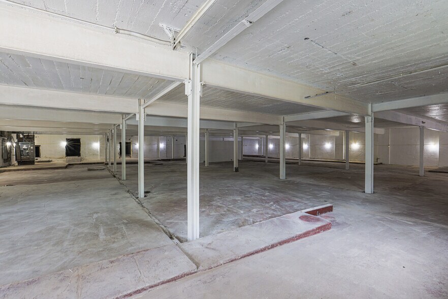More Photos Of 6809 Belair Rd, Baltimore Freestanding For Lease