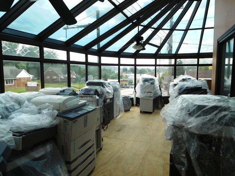 200 Buckhannon Pike, Clarksburg, WV 26301 Hotel For Sale