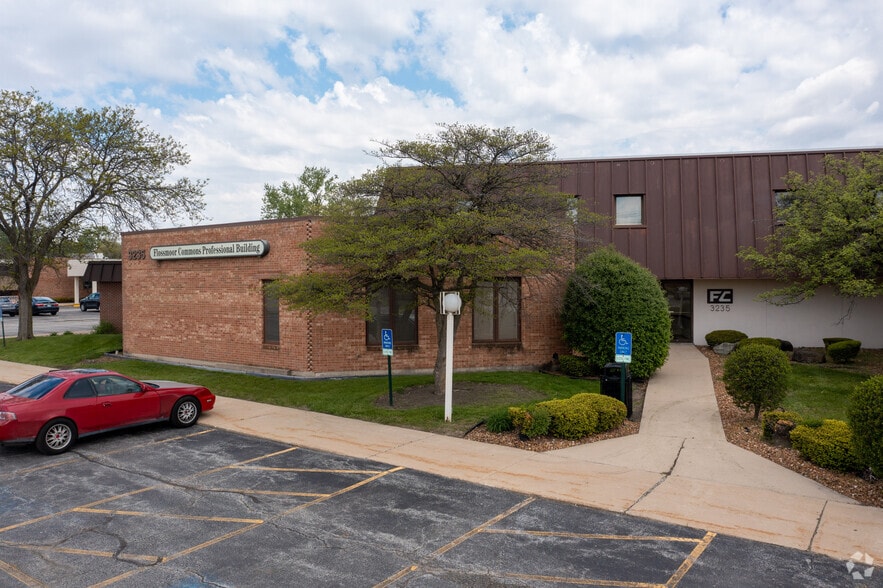 More Photos Of 3235-3345 Vollmer Rd, Flossmoor Unknown For Lease