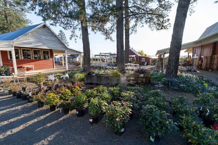 More Photos Of 1355 N Barlow St, Cornelius Winery Vineyard For Sale