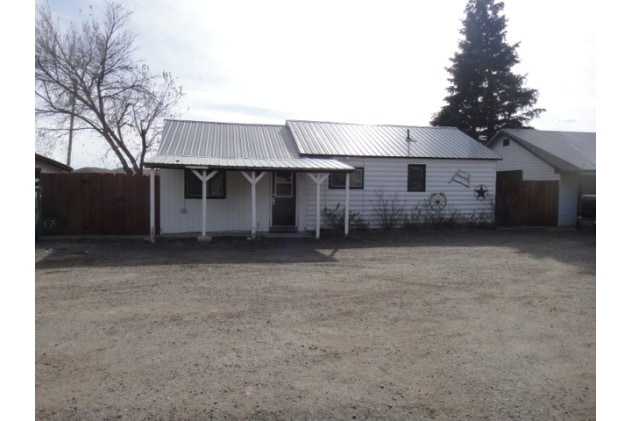 More Photos Of 146 1st Ave, Parshall Bar For Sale