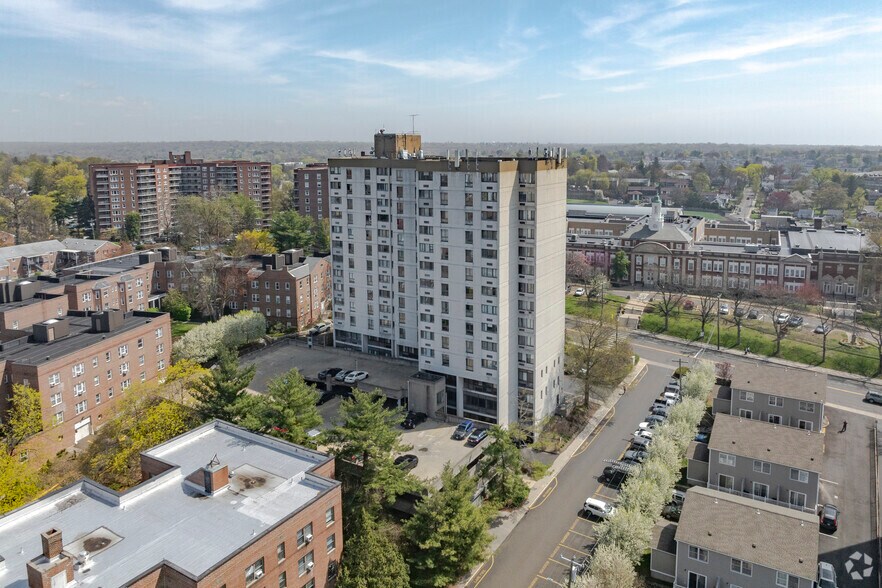 More Photos Of 60 Strawberry Hill Ave, Stamford Apartments For Sale