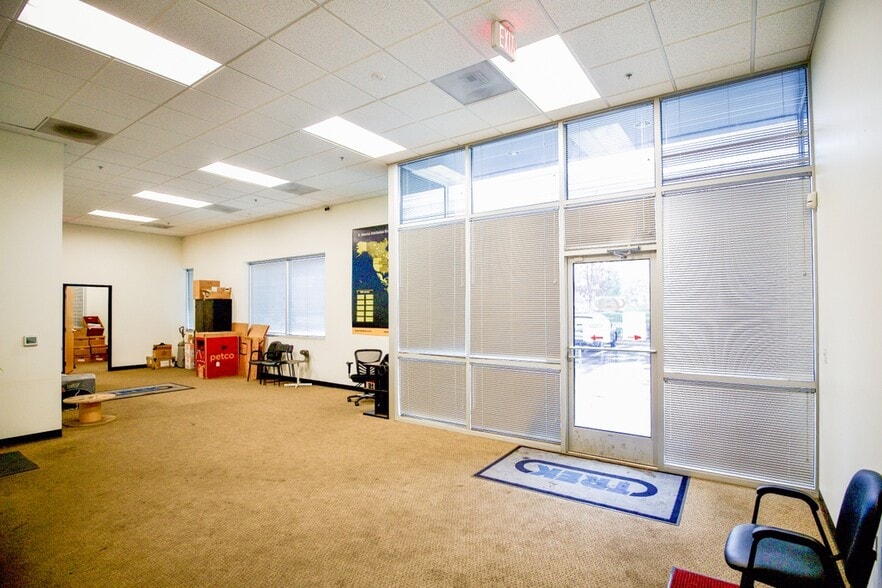 More Photos Of 4321 NE 185th Dr, Portland Warehouse For Lease