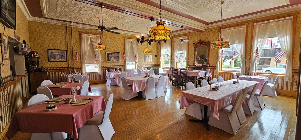 More Photos Of 102 Elkader St, Strawberry Point Hotel For Sale