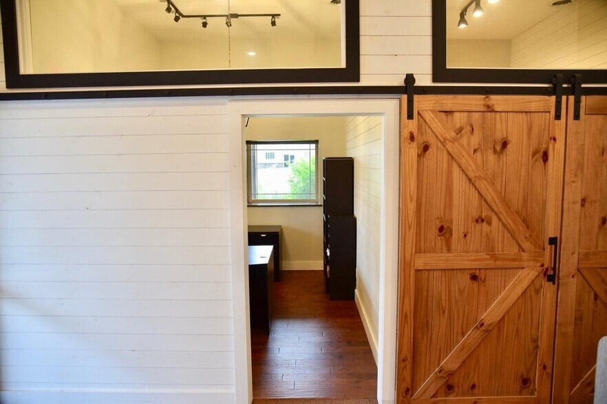 More Photos Of 102 E 6th Ave, Fort Pierre Office For Sale