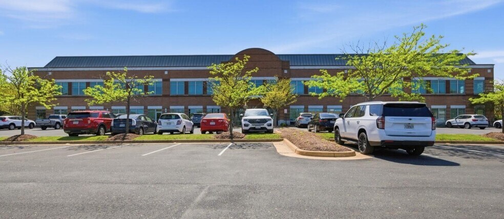 More Photos Of 21351 Gentry Dr, Sterling Office For Sale