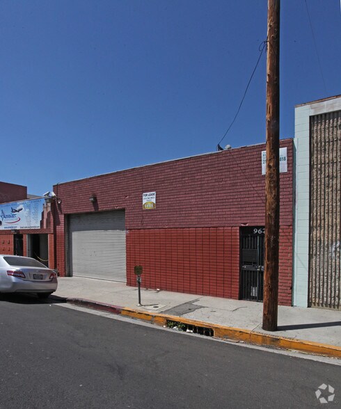 Primary Photo Of 963-967 E 12th St, Los Angeles Warehouse For Lease