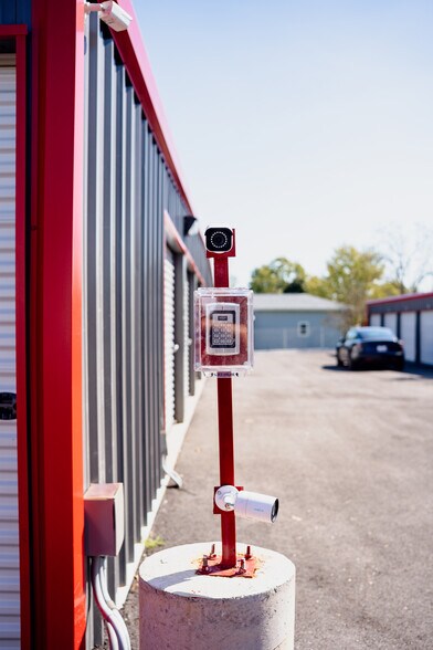 More Photos Of 1061 Banning st, Marshfield Self Storage For Sale