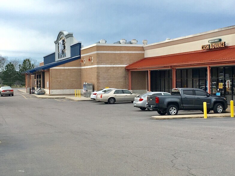 More Photos Of 155 Carolina Sq, Edgefield Supermarket For Lease