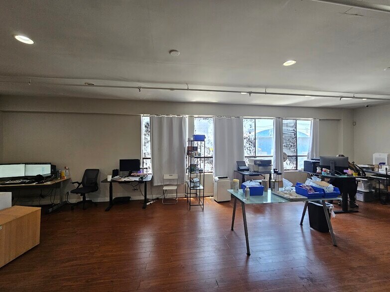 More Photos Of 2417 E 24th St, Los Angeles Warehouse For Lease