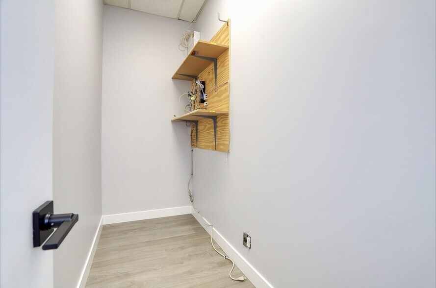 More Photos Of 980 Dehart Pl, Elizabeth Warehouse For Lease