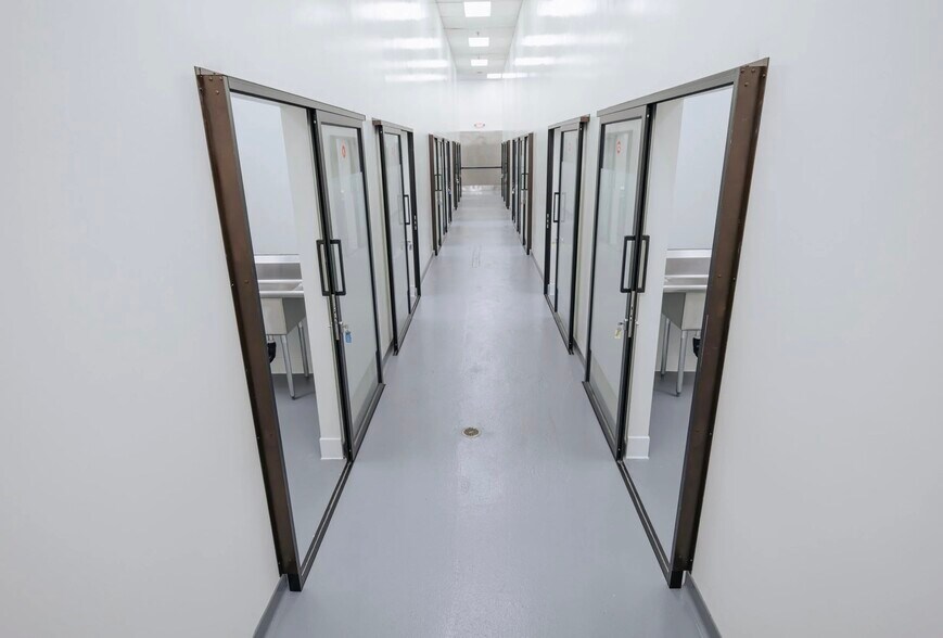 More Photos Of 17290 Newhope St, Fountain Valley Food Processing For Lease