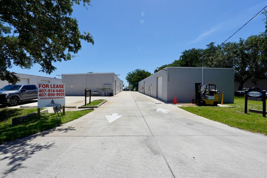 Primary Photo Of 7275 Waelti Dr, Melbourne Warehouse For Lease
