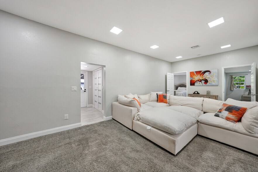 More Photos Of 2461 SW Highway 17, Arcadia Warehouse For Sale