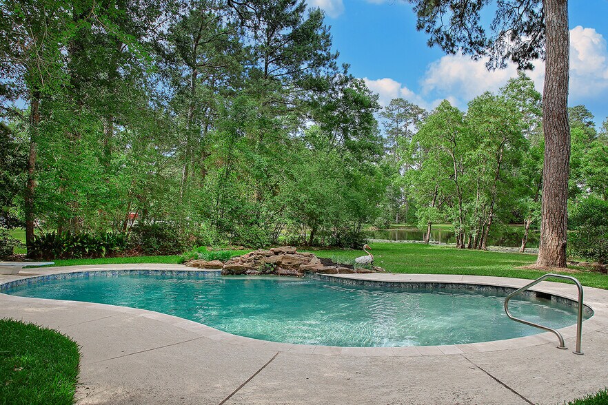 More Photos Of 15598 Bedford Ln, Conroe Specialty For Sale