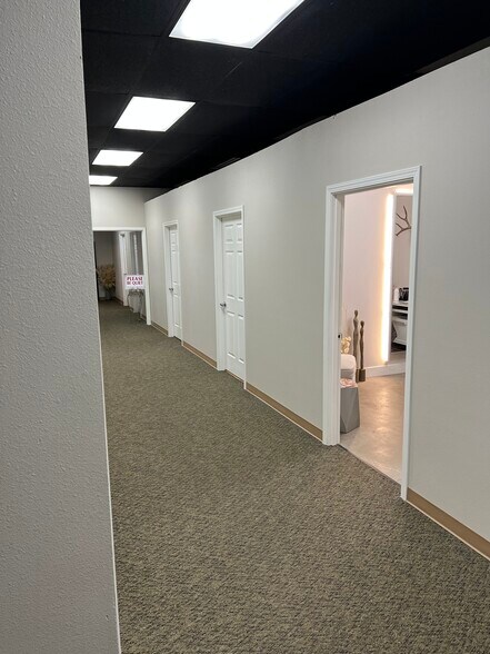 More Photos Of 20 NW 2nd St, Gresham Storefront Retail Office For Sale