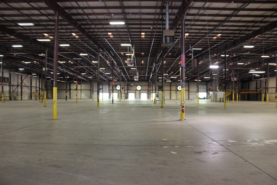 More Photos Of 2001 Bellwood Rd, Richmond Warehouse For Lease