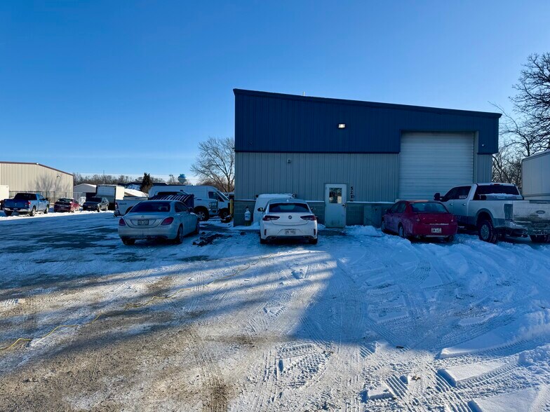 More Photos Of 521 N Stevenson St, De Forest Warehouse For Sale