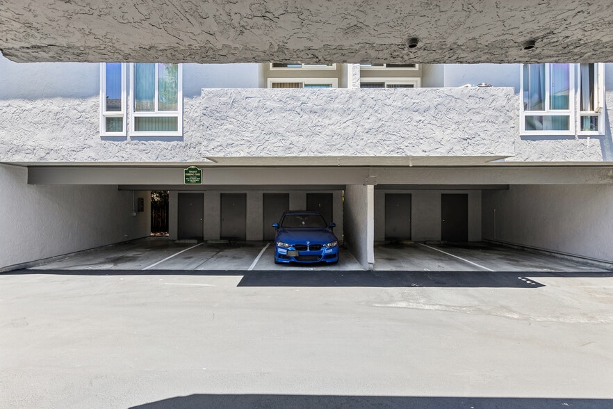 More Photos Of 1411 Oxford St, Redwood City Apartments For Sale
