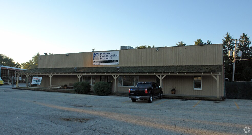 More Photos Of 401 Algonquin Rd, Fox River Grove Light Distribution For Sale