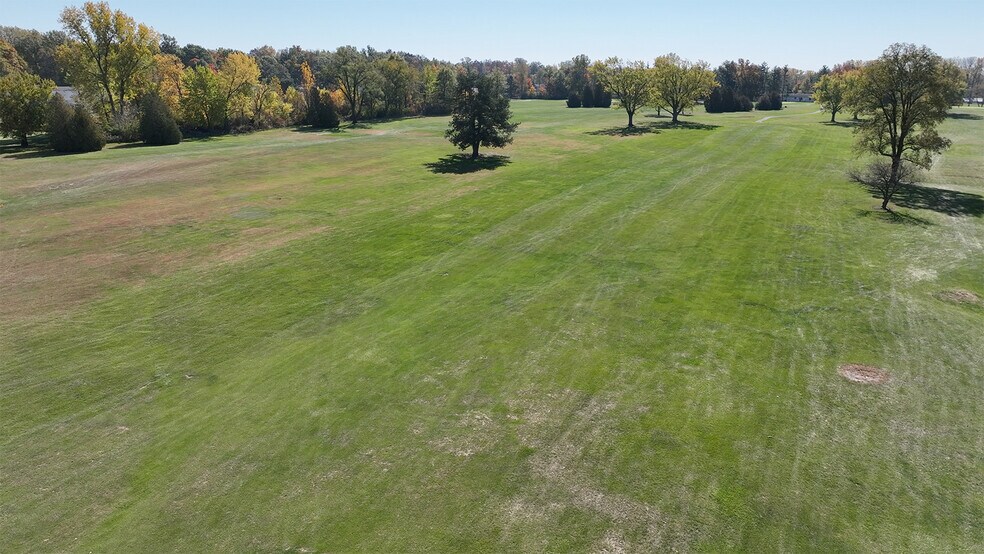 More Photos Of 1605 W Water St, Hartford City Land For Sale