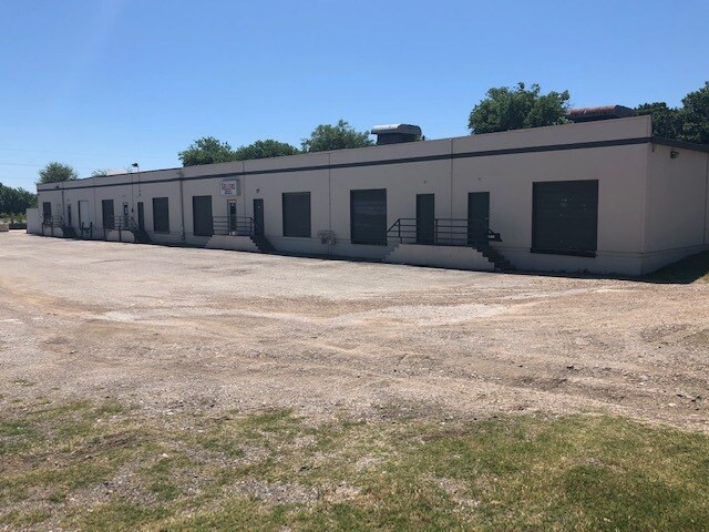 Primary Photo Of 230 S Grants Ln, Fort Worth Light Distribution For Sale