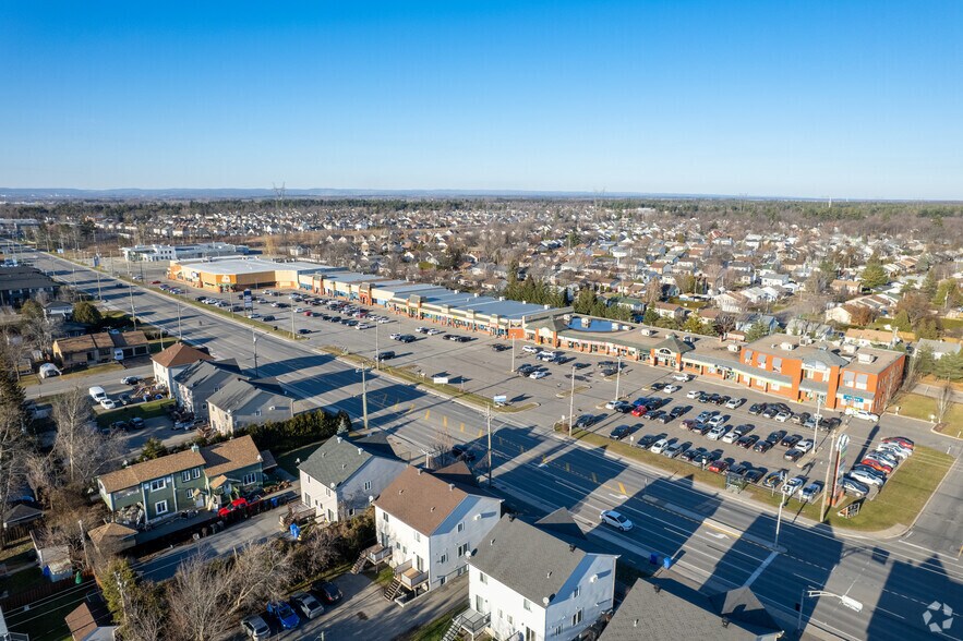 More Photos Of 1314-1360 Boul du Curé-Labelle, Blainville Storefront For Lease