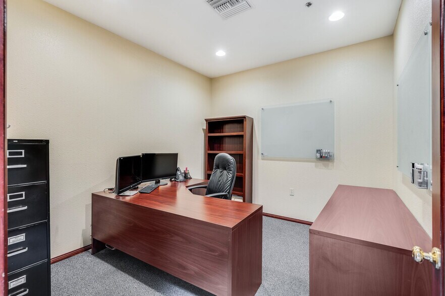 More Photos Of 14291 Commerce Dr, Garden Grove Manufacturing For Sale